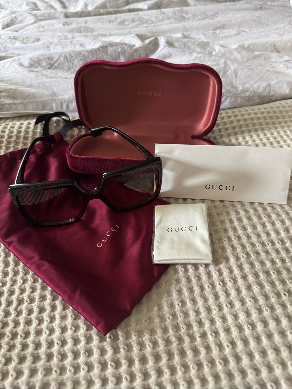 Gucci Women's tortoise Oversized Rectangular Sunglasses with Burgundy Case